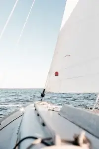 A sloop sailing in Charleston, SC